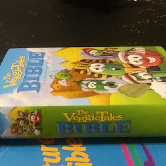 The veggieTales Bible - Picture 5 of 8